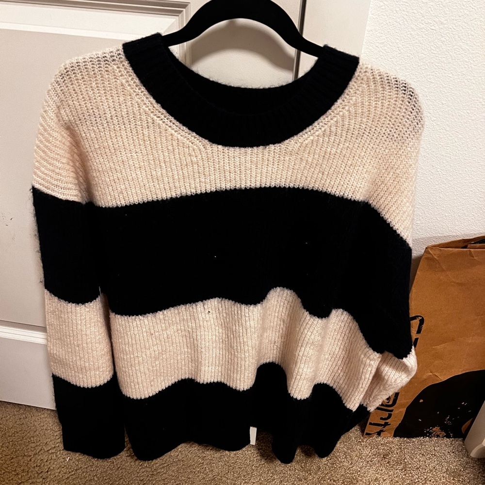 Blue and cream striped H&M knit sweater